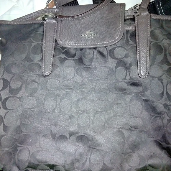 Purses - Picture 4 of 9